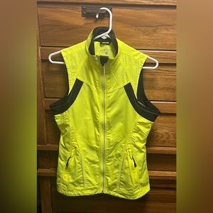 Brooks Women’s Size Small Running Vest, Visibility Yellow.